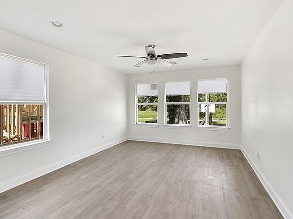 2nd image of 1941 Caffin Ave