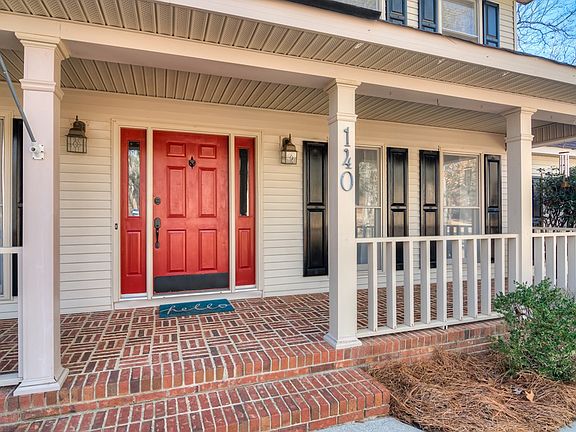 2nd image of 140 Oxmoor Cir
