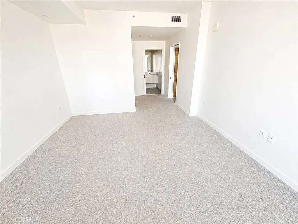 2 bed, 1080 sqft, $4,150 — Photo 4