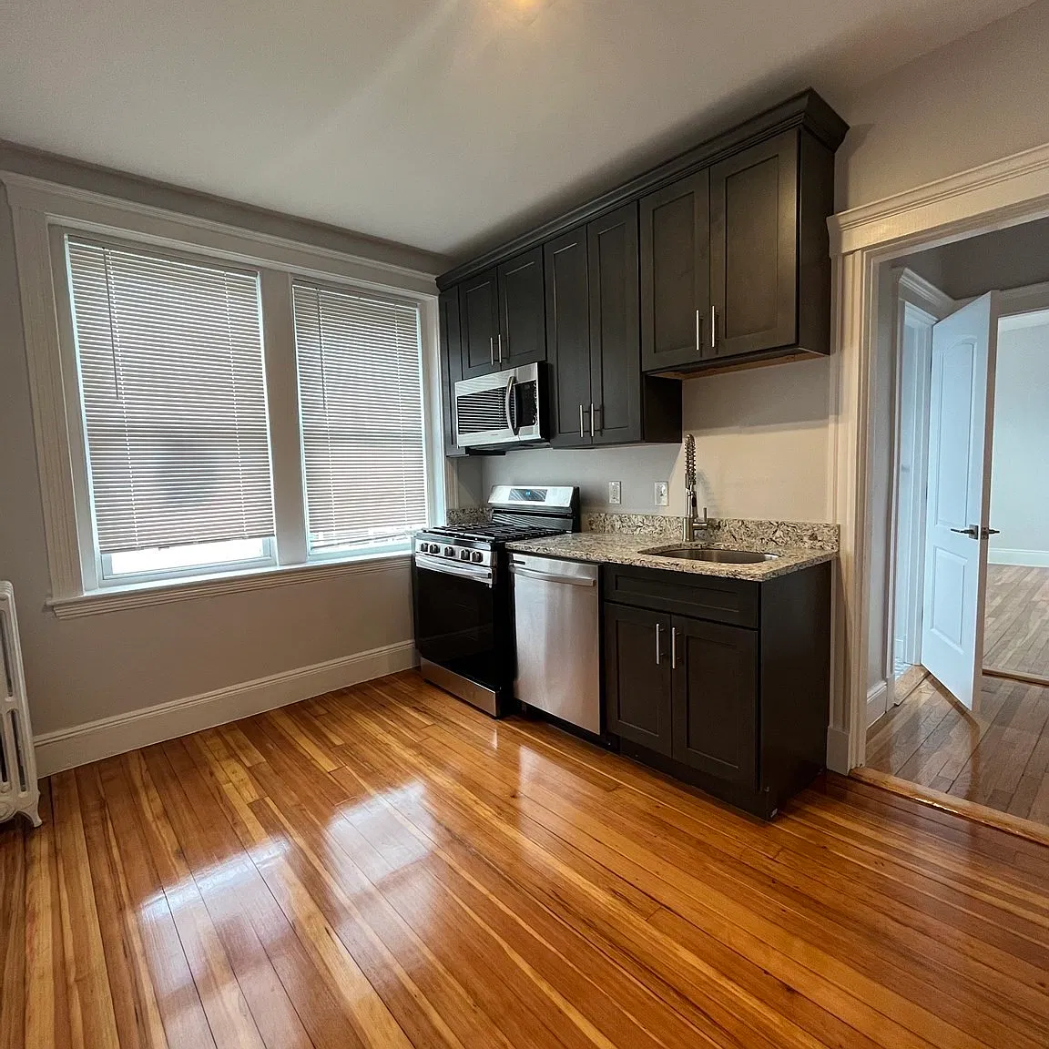 1 bed, 1.0 bath, 662 sqft, $2,200 — Photo 2