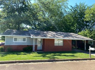 93 N Commerce St, Ackerman, MS 39735