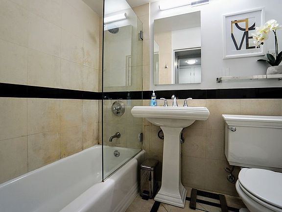 5th image of 200 E 27th Street 6h #6H
