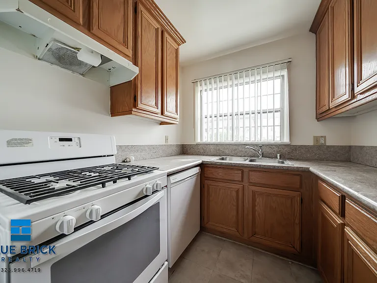 9633 W Olympic Blvd #10 — Photo 6