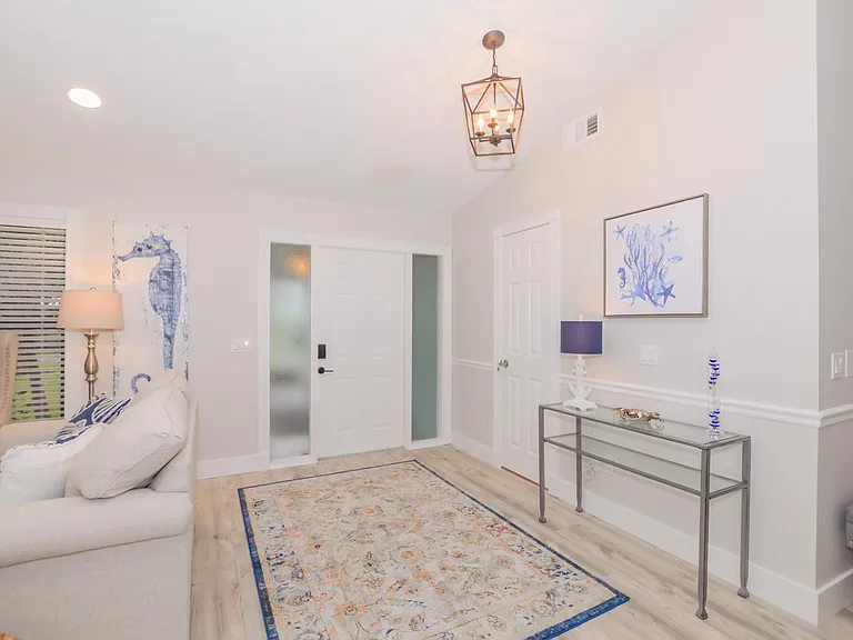 2411 NE Pinecrest Lakes Blvd — Photo 6