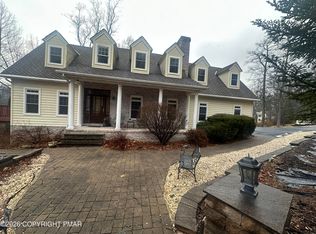 2 Shepard Ct, Delaware Water Gap, PA 18327