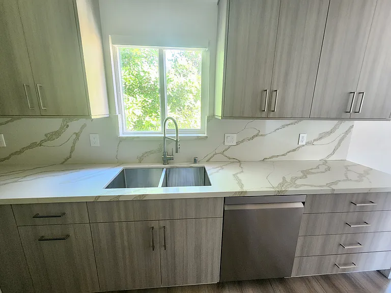 10146 Fernglen Ave #B — Photo 32
