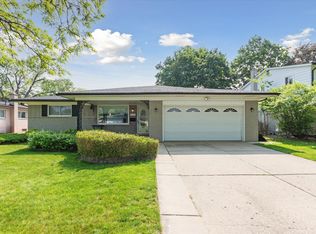 30220 Dell Ln, Warren, MI 48092