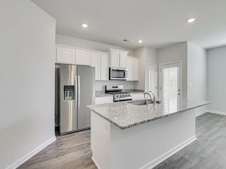811 Grovebury Ct — Photo 11