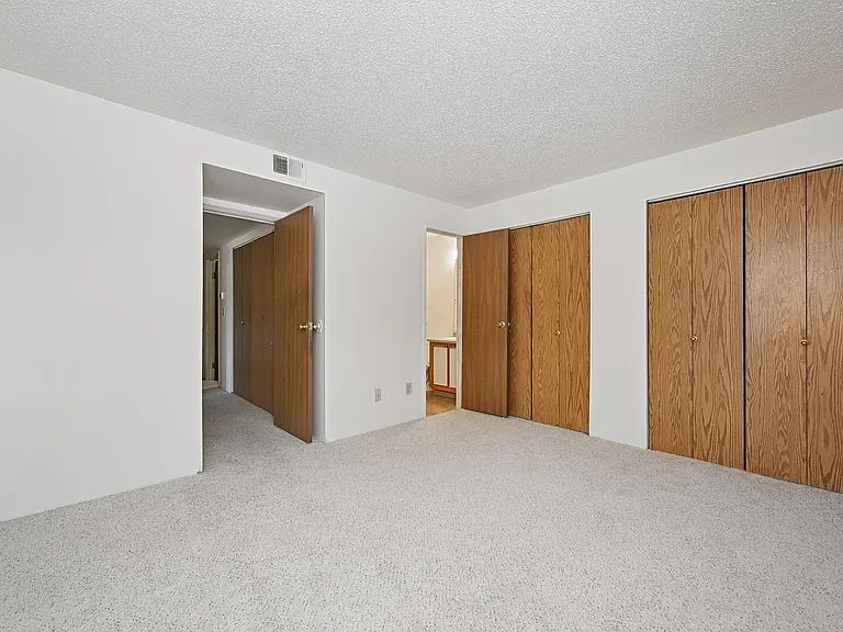 Hunter's Run Apartments — Photo 65