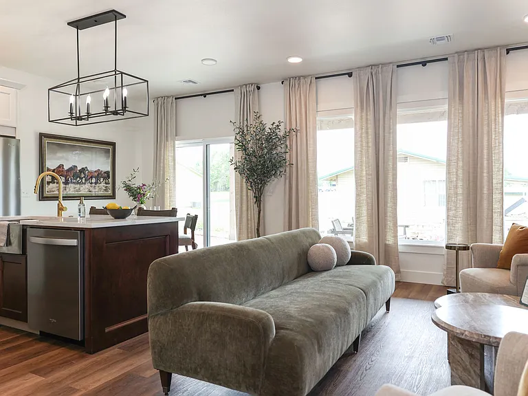 Rivercrest Residences — Photo 6
