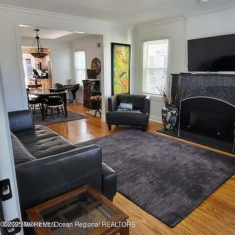 303 Evergreen Ave — Photo 5