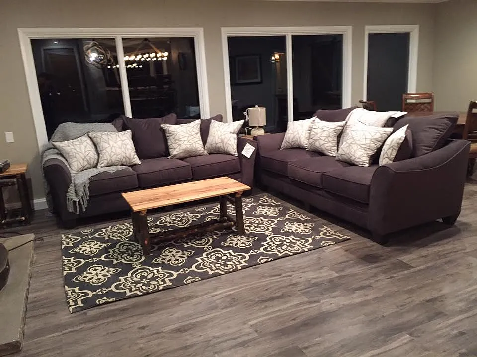 6 bed, 2400 sqft, $3,200 — Photo 3