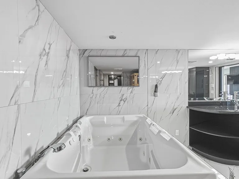 3111 Bel Air Dr #28H — Photo 16
