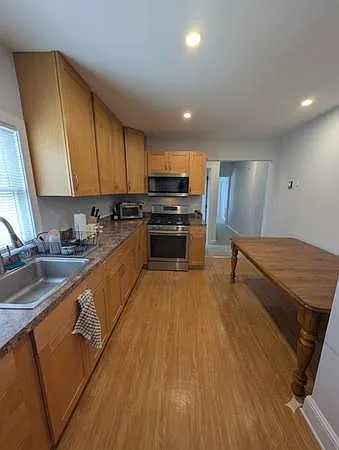 501 Spruce St — Photo 2