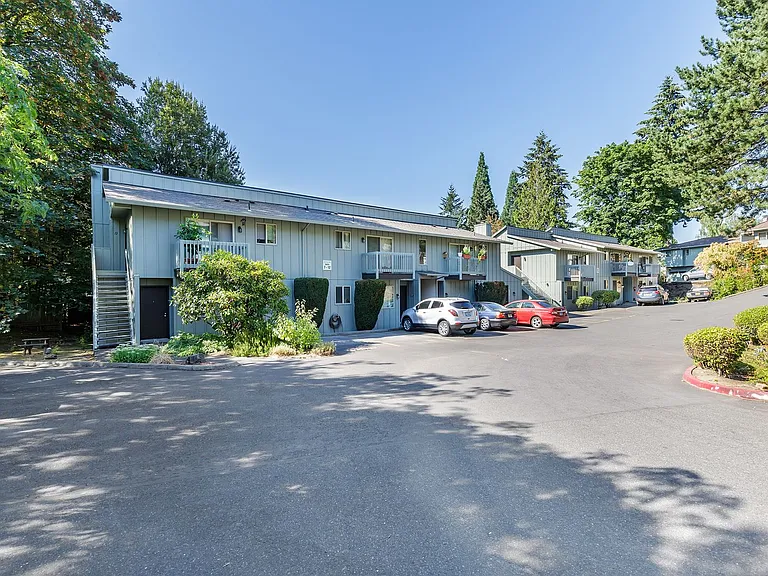 Roxclif Apartments — Photo 17