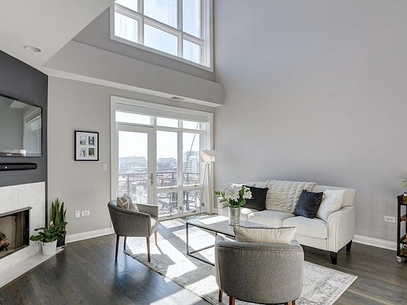 2nd image of 1444 N Orleans St #9PHG