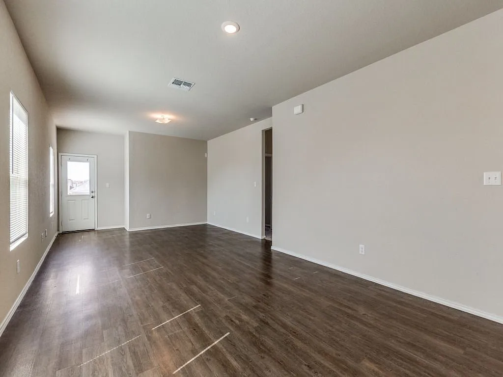 3 bed, 2.0 bath, 1706 sqft, $1,850 — Photo 4