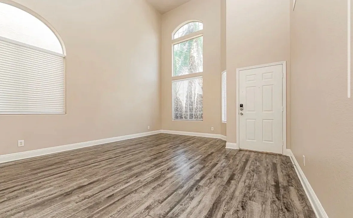 Charming 3 Bed, 2 Bath Single Family Home in Jacksonville, FL - $1800/month — Photo 2