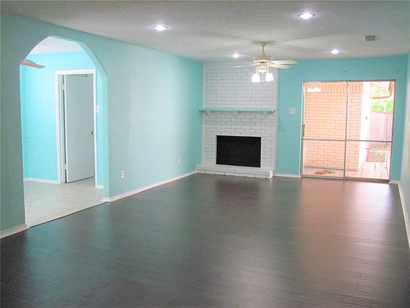 2nd image of 4121 Glenrose Dr