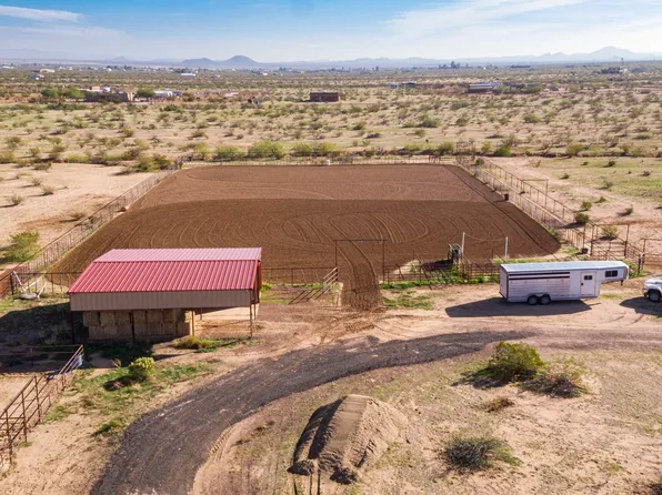 52730 W WILLIAMS Road, Aguila, AZ 85320