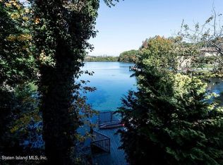 121 Windermere Rd, Staten Island, NY 10305