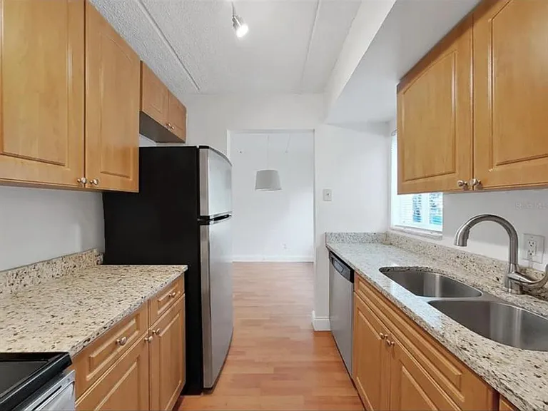 3206 W Azeele St #223 — Photo 6