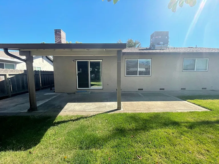 3233 Nightingale Dr — Photo 31
