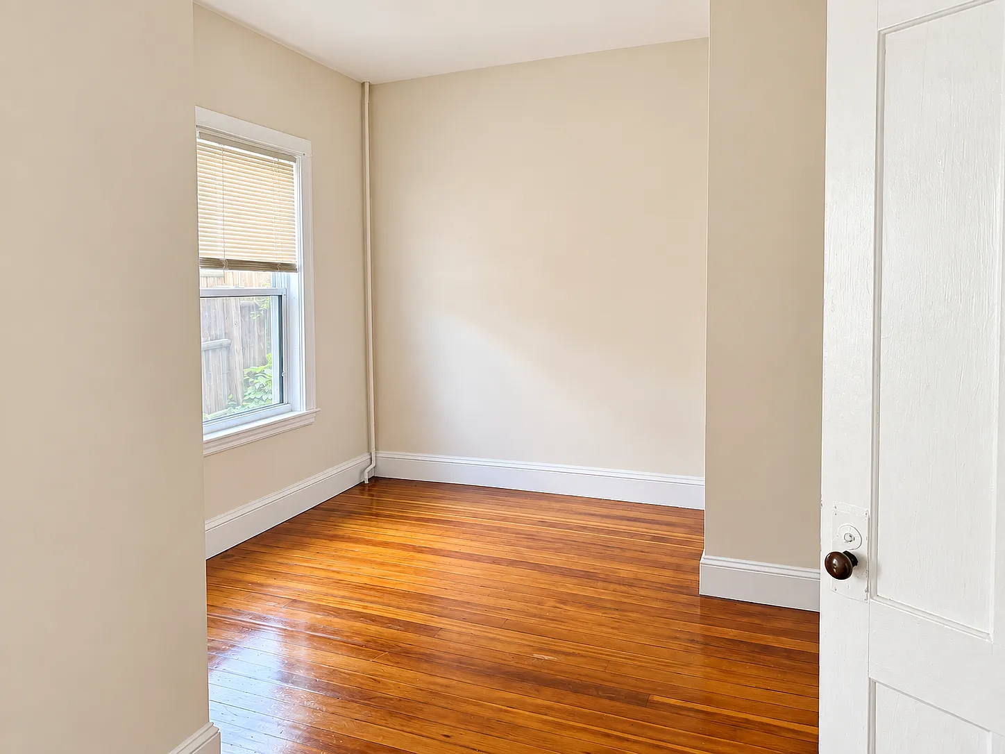 2 bed, 1.0 bath, 1200 sqft, $2,150 — Photo 4