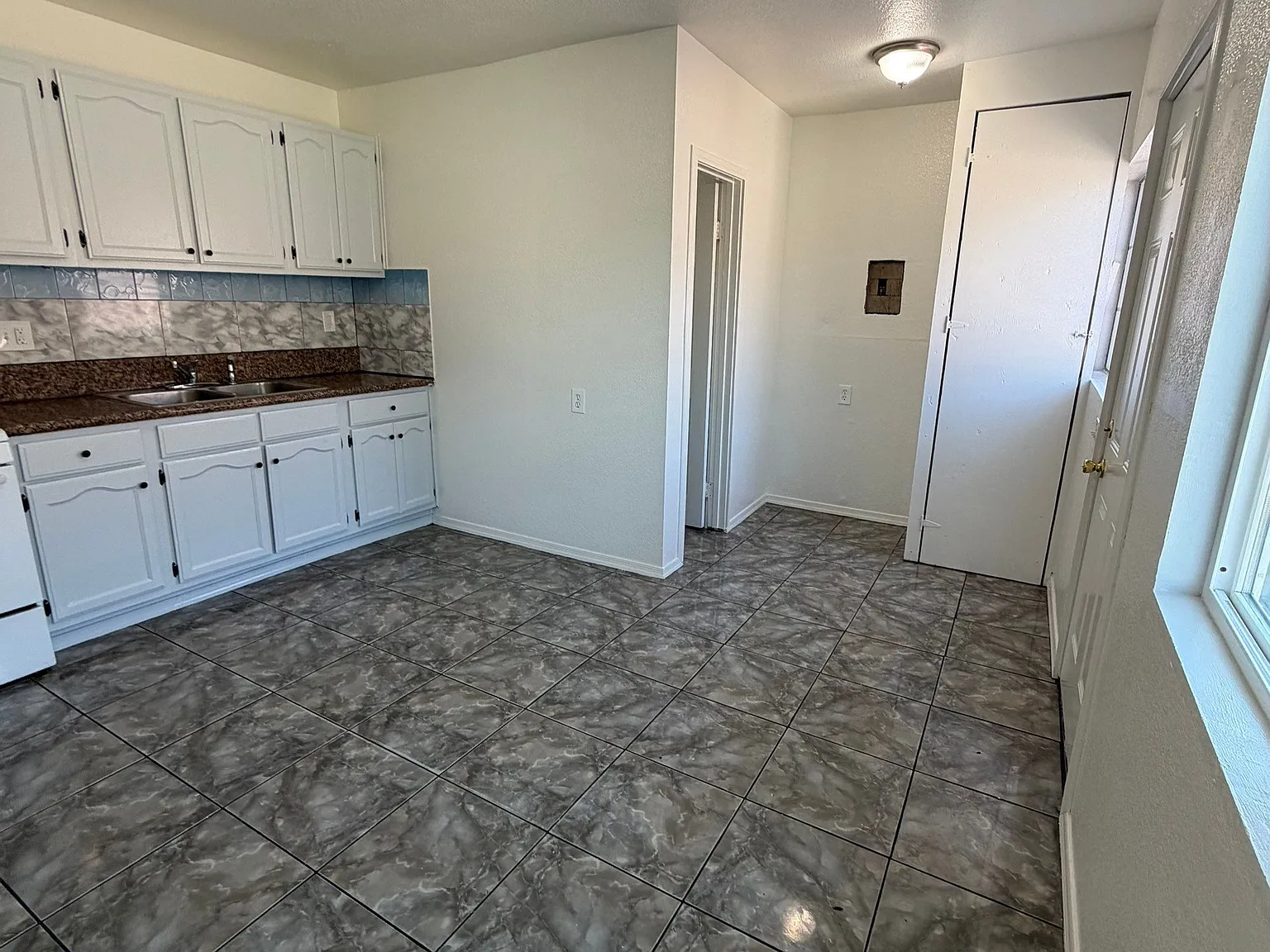 1 bed, $1,400 — Photo 2