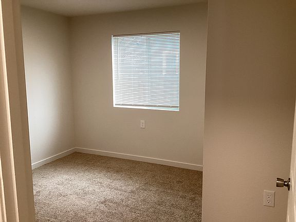 5th image of 1633 SW Salmon Ave
