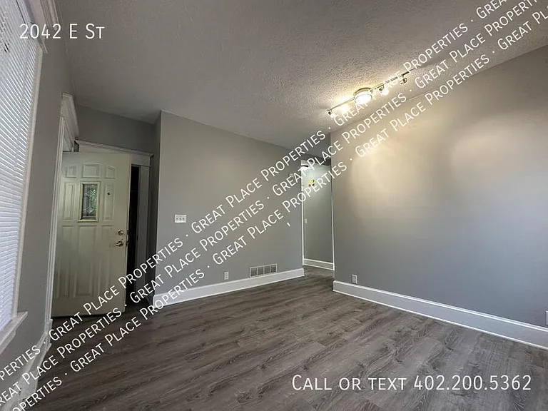 2042 E St — Photo 12