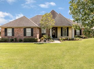117 Gaslight Ln, Youngsville, LA 70592