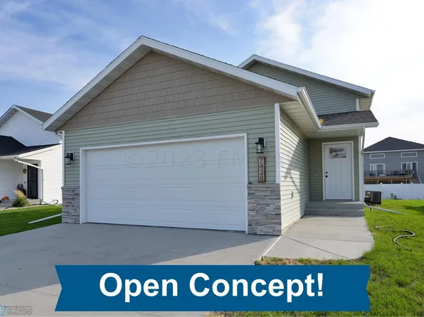 7428 20th St S, Fargo, ND 58104