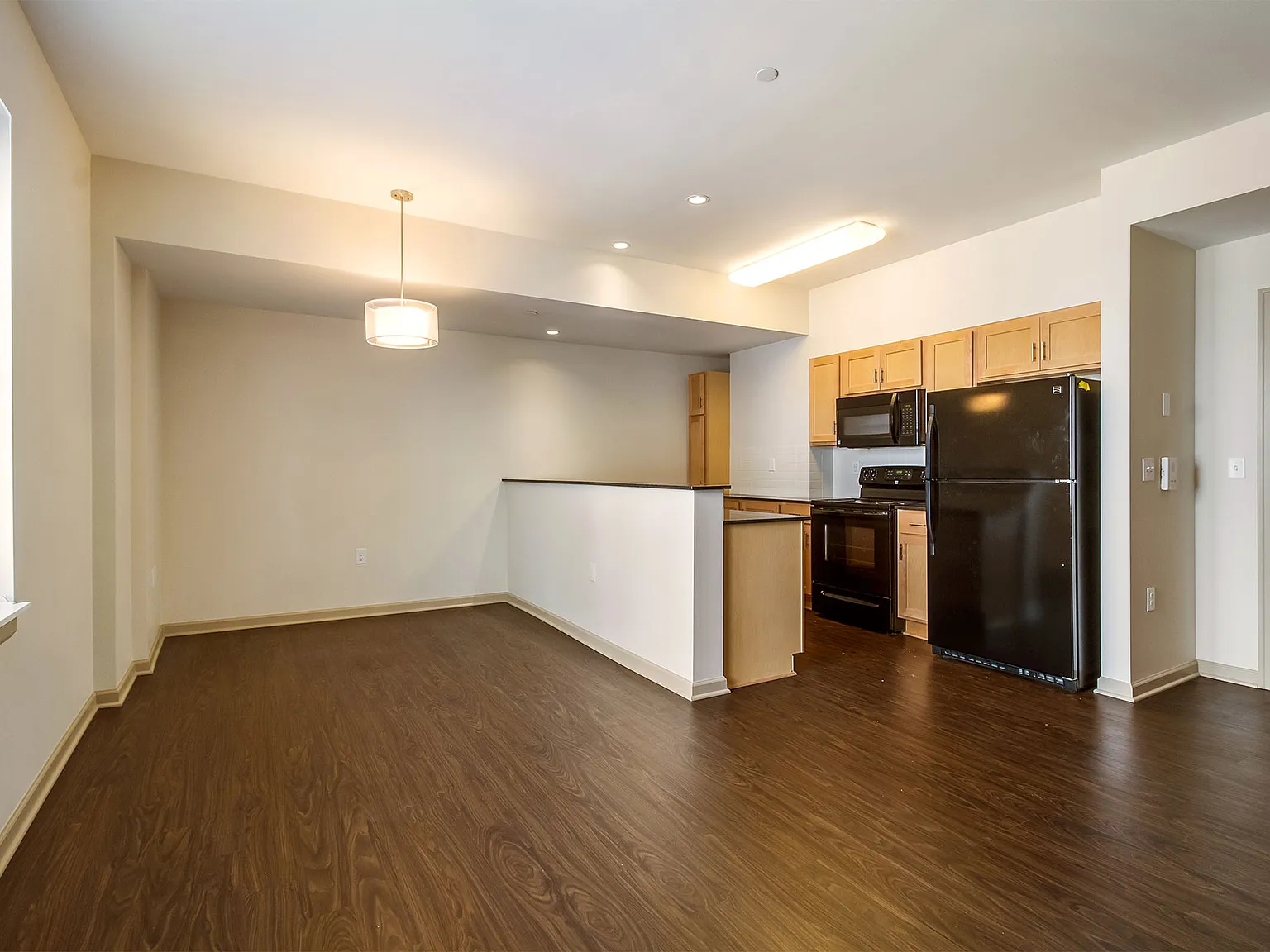 Strathmore Apartments — Photo 3