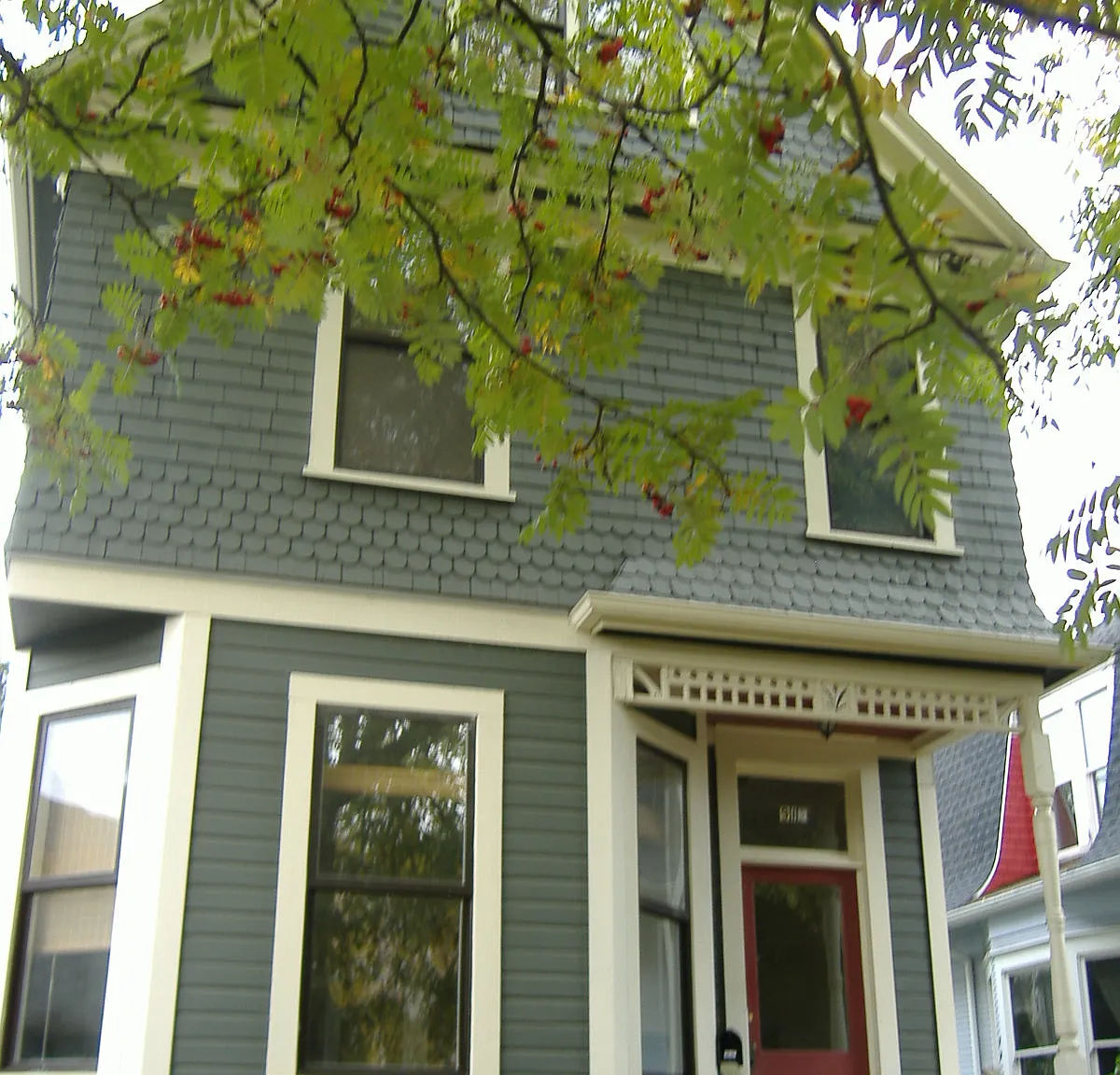 5 bed, 1400 sqft, $5,000 — Photo 1