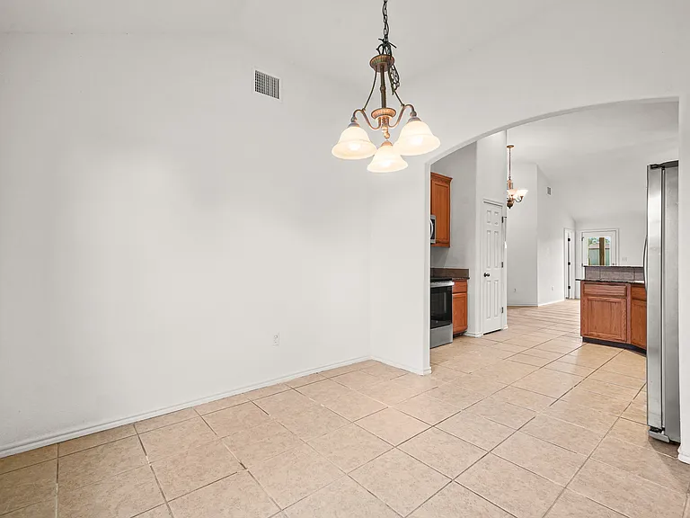 725 Cimarron Sq — Photo 13