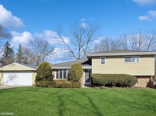 1721 E Thomas Rd, Wheaton, IL 60187
