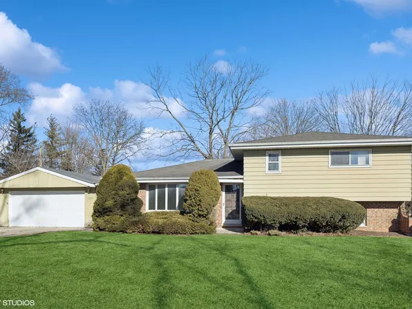 1721 E Thomas Rd, Wheaton, IL 60187