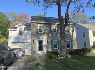 1552 Dean St, Niskayuna, NY 12309