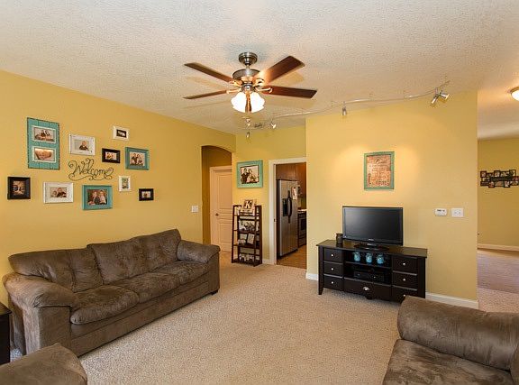 2nd image of 620 Hunter Dr