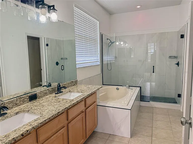 1042 Drift Creek Cv — Photo 9