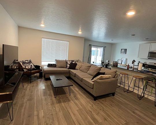 5th image of 368 N Passage Ct