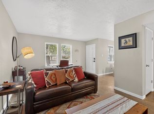 12204 Candelaria Rd NE APT B, Albuquerque, NM 87112