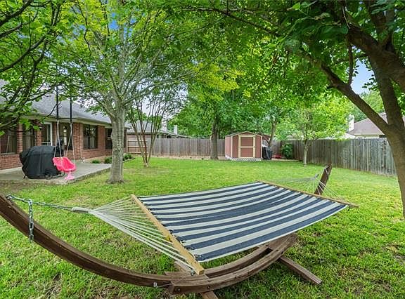 4th image of 1010 Pecan Creek Dr