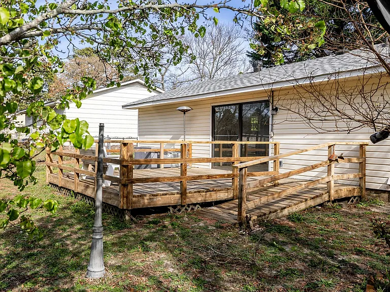 3636 Metric Dr — Photo 3