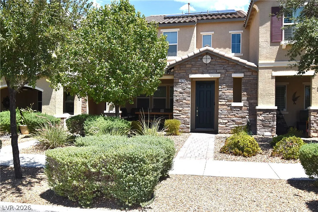 3 bed, 2.5 bath, 1736 sqft, $2,250 — Photo 1