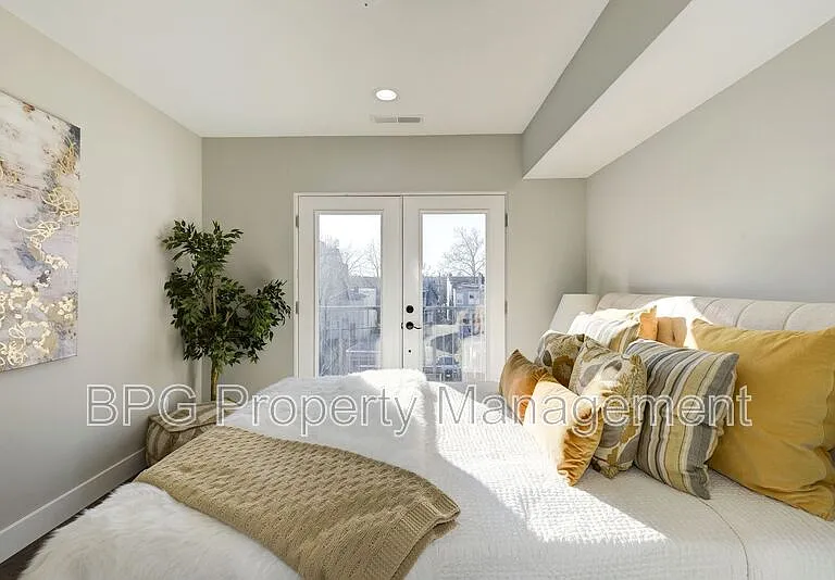 528 Kennedy St NW #402 — Photo 10