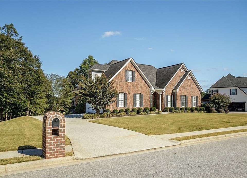 1st image of 407 Mallory Cir