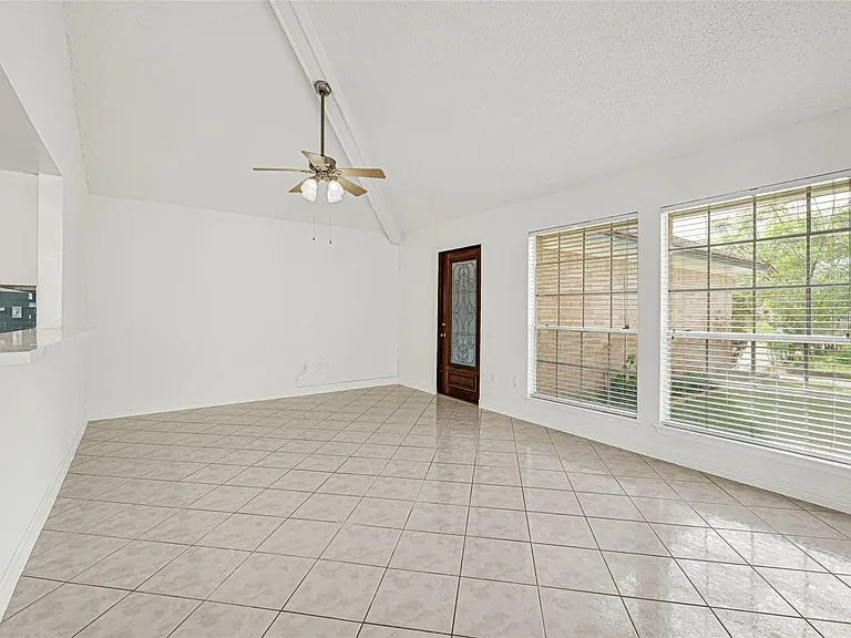 9208 Carousel Ln — Photo 22