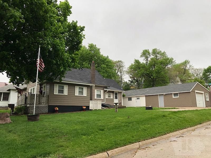 2nd image of 1724 2nd Ave S